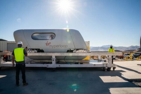 Virgin Hyperloop vervoert eerste passagiers over testtraject