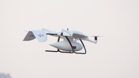 Drones betrouwbaar besturen met mobiele communicatietechnologie