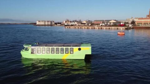 55 jaar oude watertaxi wordt milieuvriendelijk