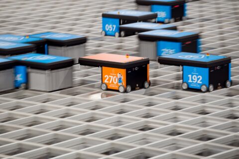 Albert Heijn laat robots bestellingen van klanten inpakken