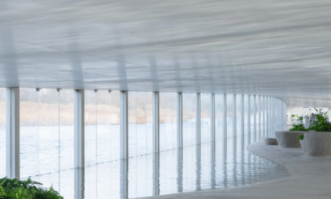 Kilometer lang kunstmuseum verrijst uit meer