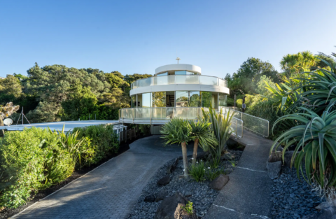 Revolutionair glazen huis draait 360 graden