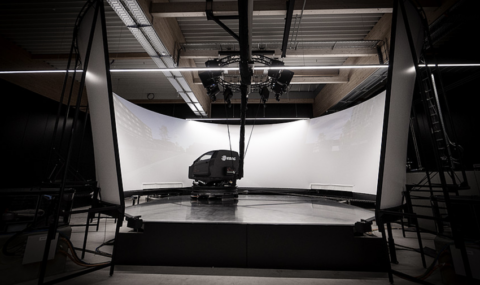 Ultramoderne simulatiecentrum voor voertuigdynamica in gebruik genomen