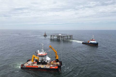 SolarDuck en RWE installeren offshore drijvend zonnepark in Nederlandse Noordzee