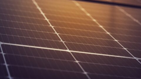 Nieuw zonnefolie zonder silicium kent energie-efficiëntie van 27%