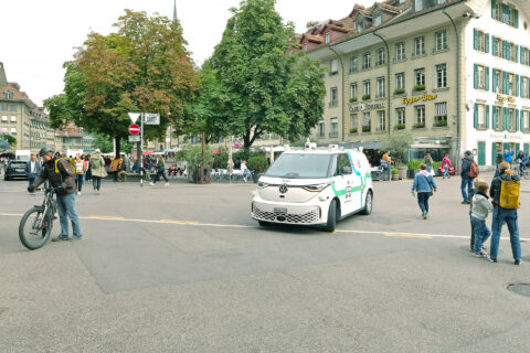 LOXO en Planzer testen autonoom bezorgvoertuig in Bern op openbare weg