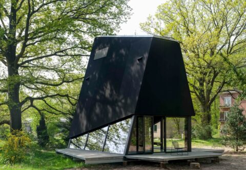 Vakantiehuisje geïnspireerd op F-117 Nighthawk