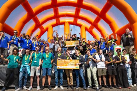 Hanzehogeschool en Fontys winnen Self Driving Challenge 2025