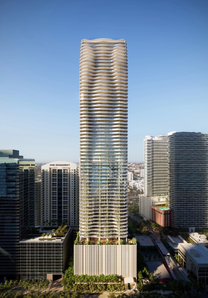 Wolkenkrabber met gebeeldhouwde gevel