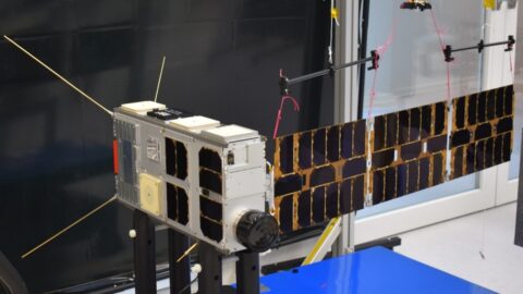 CubeSat gelanceerd met innovatief elektrisch voortstuwingssysteem om botsingen te voorkomen